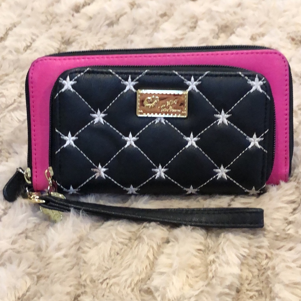 BETSEY JOHNSON Embroidered Heart Pink Black Full Zip Continental Wallet Wristlet